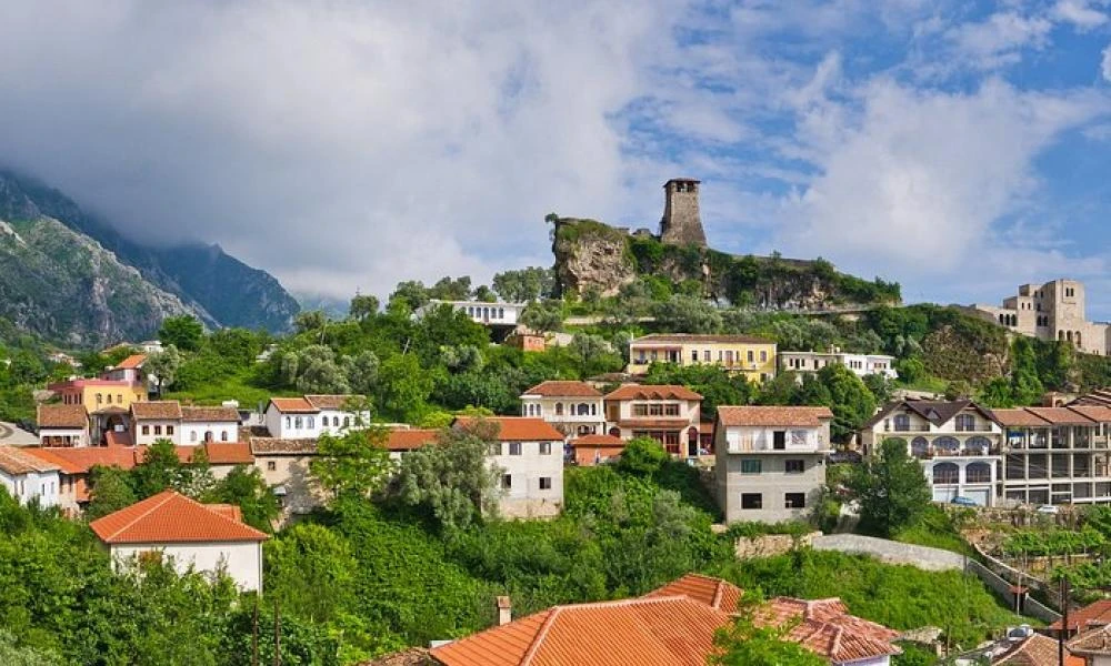 Αλβανία: 19.000 Ιταλοί συνταξιούχοι πλέον μένουν μόνιμα στη χώρα